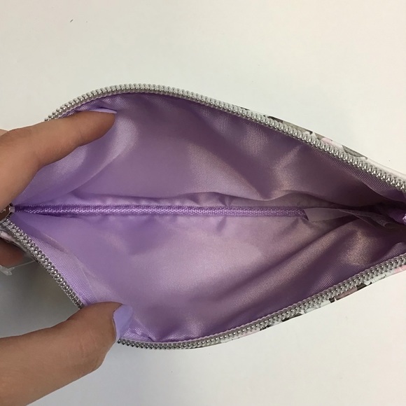 Floral “Eyes on the Prize”, Makeup Bag - Picture 4 of 5